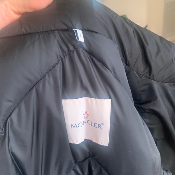 Moncler Duberran Down Jacket for Women - Picture 7 of 11